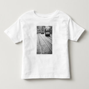 Europa, Schweiz, Bern. Gleise, Kleinkind T-shirt