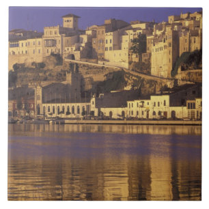 Europa, Spanien, Balearen, Menorca, Mao. Morgendäm Fliese