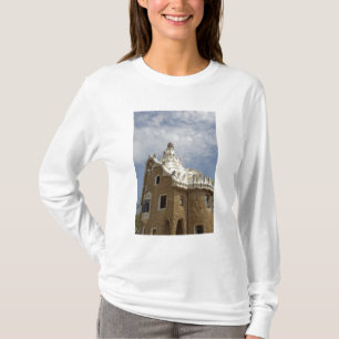 Europa, Spanien, Katalonien, Barcelona. Park Güell T-Shirt