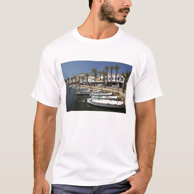 Europa, Spanien, Menorca (auch Menorca). Fischfang T-Shirt (Vorderseite)