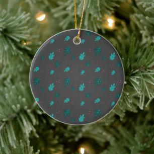 Evergreen Tree Blätter & Red Holly Berries Keramik Ornament