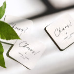 EVERLEIGH Minimalistisch Wedding Cheers Untersetze<br><div class="desc">Everleigh Collection - eine atemberaubende und minimalistische Kollektion mit einem modernen Kalligraphie-Schriftart, der elegant und stilvoll zugleich ist. Diese Kollektion bietet ein zeitloses und elegantes Design, das perfekt für jede Veranstaltung geeignet ist, von Hochzeiten bis hin zu Babyduschen und allem dazwischen. Genießen Sie die Eleganz und Eleganz der Everleigh Collection...</div>