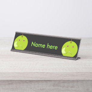 Evil Apple mit Scar Halloween Custom Desk Sign Schreibtischnamensplakette