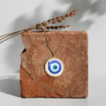 Evil Eye Pendant Necklace Mati Nazar Amulet Vergoldete Kette<br><div class="desc">Schützen Sie sich vor negativer Energie und gewinnen Sie viel Glück mit diesem wunderschönen Imitat goldene Augenhalskette. Das böse Auge ist in vielen Kulturen wie der Türkei, Griechenland und dem Nahen Osten ein Symbol des Schutzes und der Abwehr des Bösen. Man glaubt, dass das Tragen einer bösen Augenhalskette einen vor...</div>