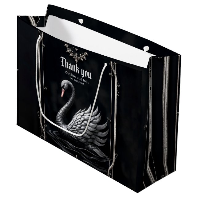 Ewiger Schwan der Liebe, für immer beginnt hier. Große Geschenktüte (Vorderseite Schrägansicht)