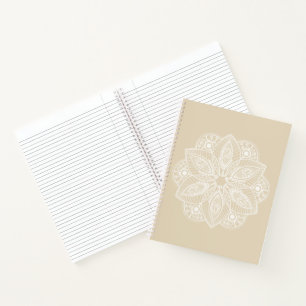 Exotic White Mandala auf Beige Hintergrund Notizbuch
