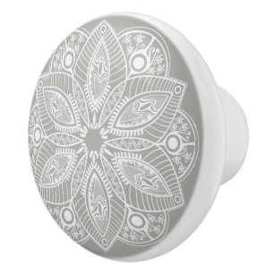 Exotic White Mandala auf grauem Hintergrund Keramikknauf