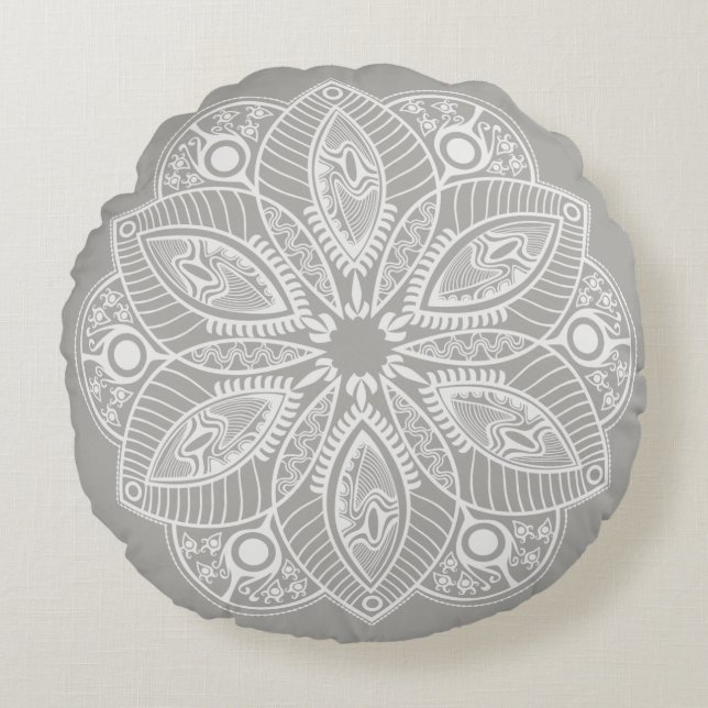 Exotic White Mandala auf grauem Hintergrund Rundes Kissen (Vorderseite)