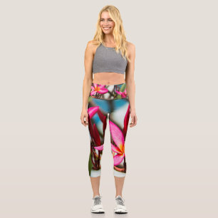 Exotische Blume-Hintergrund-Plumeria blüht Capri Leggings