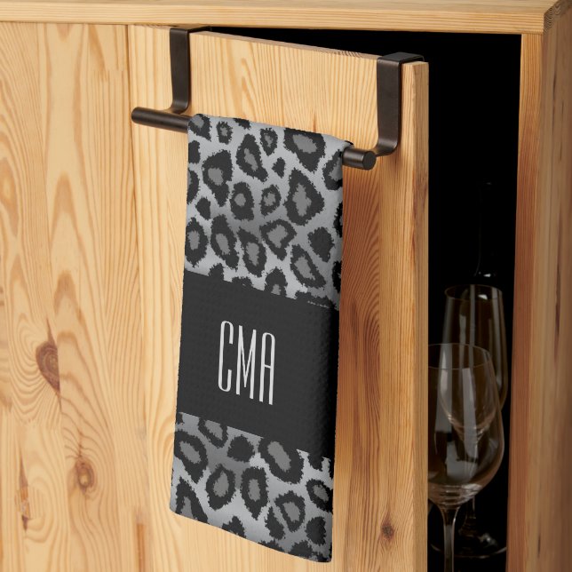 Exotisches Grauleopard-Tiermuster | Monogramm Geschirrtuch (Drittel gefaltet)