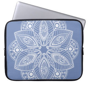 Exotisches weißes Mandala auf beigem Hintergrund Laptopschutzhülle