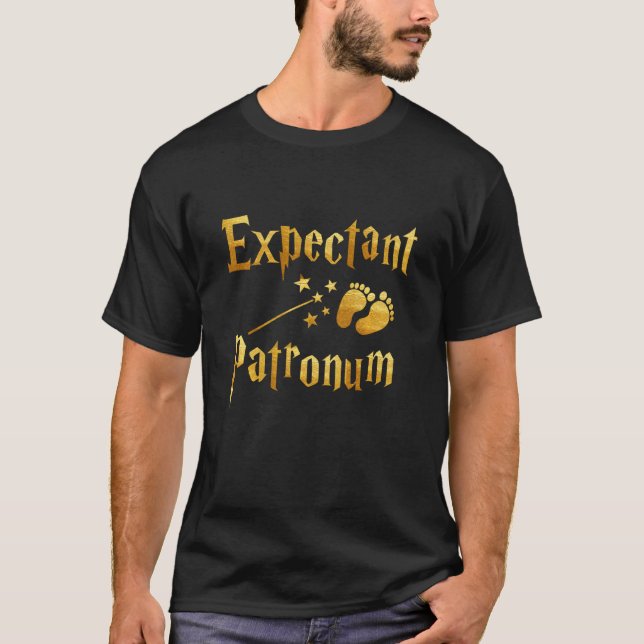 Expectant Patronum Funny Pregnancy Ankündigung T-Shirt (Vorderseite)