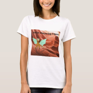 Experte für soziale Distanzierung T-Shirt