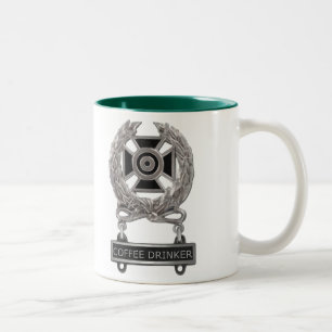 Experten-Kaffeetrinker-Abzeichen Zweifarbige Tasse