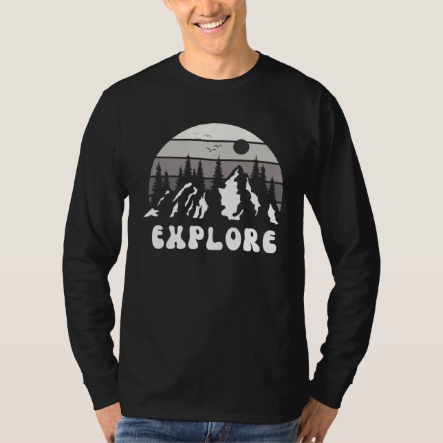 Explore Mountain Nature Hiking Camping Travel Road T-Shirt (Vorderseite)