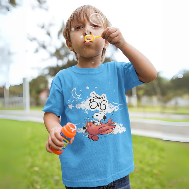 Explore the Magic of Snoopy, for Snoopy lovers T-Shirt (Von Creator hochgeladen)