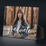 Exquisit Geschmack EDITABLE FARBEN Abschluss Plaqu Fotoplatte<br><div class="desc">Tolle Erinnerung an diesen besonderen Meilenstein im Leben. Die Hintergrundfarbe kann online angepasst werden! Matching Artikel finden Sie auf unserer Website: www.berryberrysweet.com oder auf Anfrage.</div>