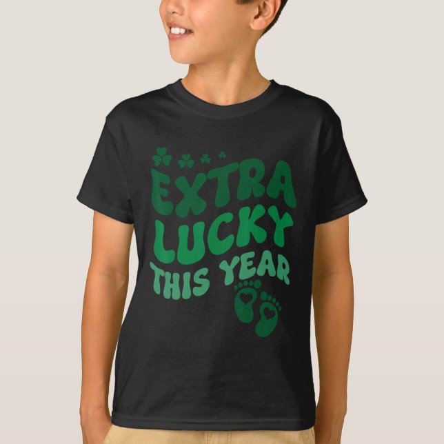 Extra Glückwunsch zur Schwangerschaft St. Patrick' T-Shirt (Vorderseite)