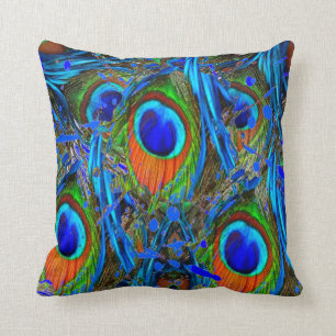 EXTRAHIERTER BLAUER PFAU VERSIEHT KUNST MIT FEDERN KISSEN