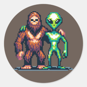 Extraterrestrische Alien Being und Bigfoot Pixel A Runder Aufkleber