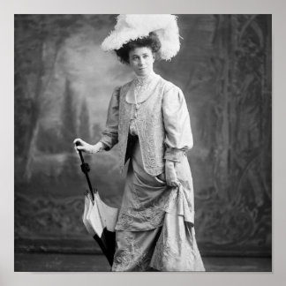Extravagantes Outfit: Anfang der 1900er Poster