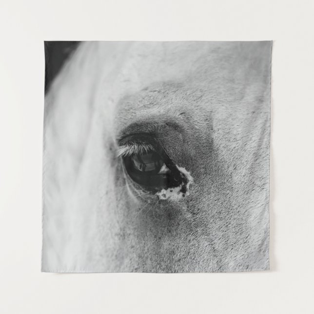 EYE OF THE WHITE HORSE WANDTEPPICH (Vorderseite)