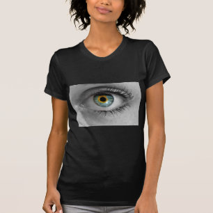 Eye schaut auf das Makro des Viewer-Konzepts T-Shirt