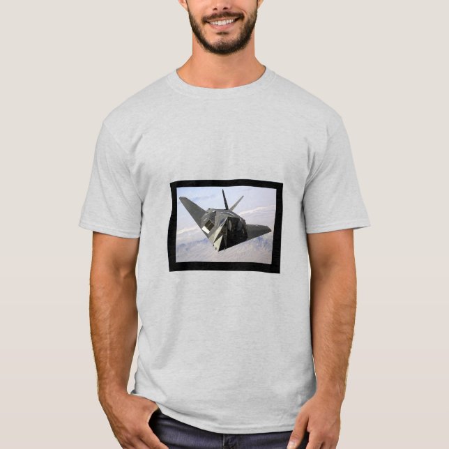 F-117 Nighthawk Stealth Bomber T-Shirt (Vorderseite)