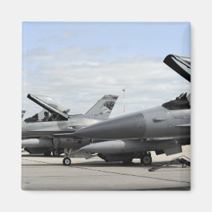 F-16 Falkenbekämpfung steht vor dem Start Magnet