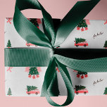 Fa La Christmas Tree Vintag Retro Van Geschenkpapier<br><div class="desc">Feiern Sie die magische und festliche Urlaubssaison mit unserem individuellen Urlaubspapier. Unser Vintages Urlaubsdesign zeichnet sich durch einen niedlichen, mädchenhaften Retrovan aus, der einen Weihnachtsbaum trägt. Dieses lustige Weihnachtsmuster enthält auch Bänder, Geschenke und die Worte fa la la la. Alle Kunstwerke in diesem geistreichen Weihnachtsbaum & Vintagen Camper van Packpapier...</div>