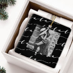 FA LA LA Black & White Calligraphy Weihnachts-Foto Keramikornament<br><div class="desc">Feiern Sie die magische und festliche Urlaubssaison mit unserem maßgeschneiderten Urlaubsornament. Unser modernes minimalistisches,  schwarz-weißes Urlaubsszenario besticht durch eine fett schwarz-weiß-moderne Kalligraphie-Schrift "fa la" und moderne,  schlichte Schwarz-Weiß-Fotos. Alle Designs sind originelle Kunstwerke von Moodthology Papery.</div>