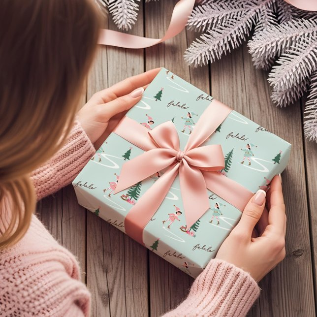 Fa La La Cute Pink Elf Ice Skating Girly  Geschenkpapier (Fa La La Cute Pink Elf Ice Skating Girly Wrapping Paper)