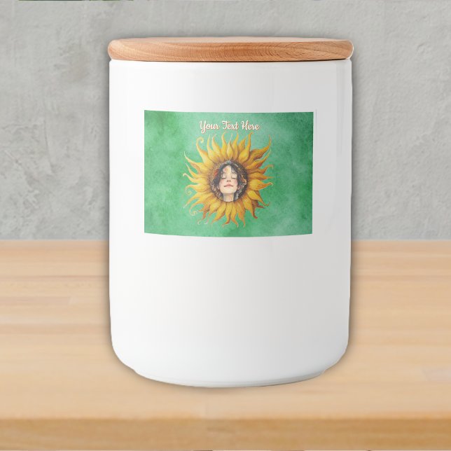Face of Smiling Girl Brown Hair Yellow Sunflower Lebensmitteletikett (Smiling girls face in big yellow sunflower on shades of green food jar label.)