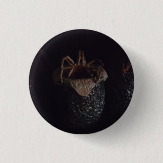 Facehugger Knopf Button