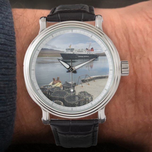 Fähre und Hafen auf der Insel Islay, Schottland Armbanduhr (Von Creator hochgeladen)