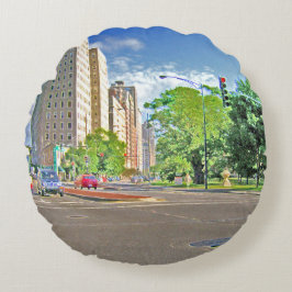 Fahren durch die Lincoln Avenue Rundes Kissen