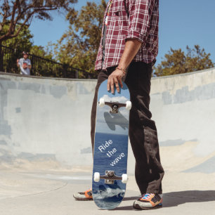 Fahren Sie mit dem Wave Complete Skateboard