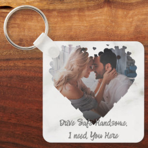 Fahren Sie mit einem sicheren Geschenk zum Foto ei Schlüsselanhänger