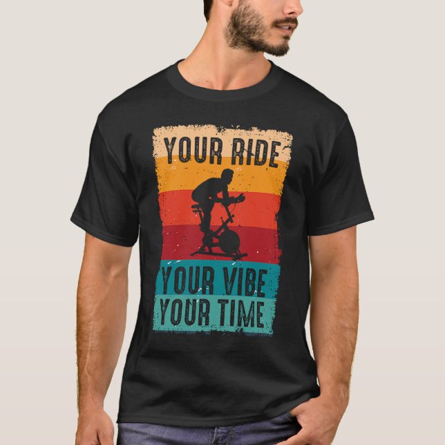 Fahren Sie mit Ihrem Rad durch die Stadt T-Shirt (Vorderseite)