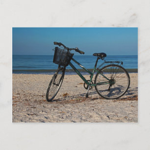 Fahrrad auf barfüßigstrand II Postkarte