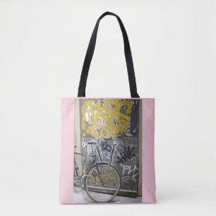 Fahrrad mit Graffiti, Madrid