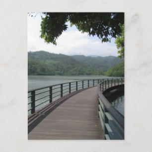 Fahrradbrücke über Wasser Postkarte