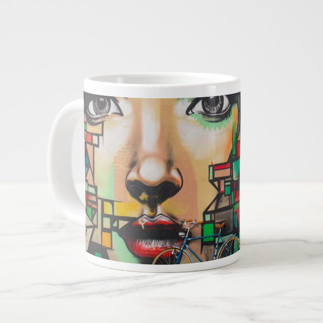 Fahrräder an der Graffiti-Wand Jumbo-Tasse (Vorderseite Links)