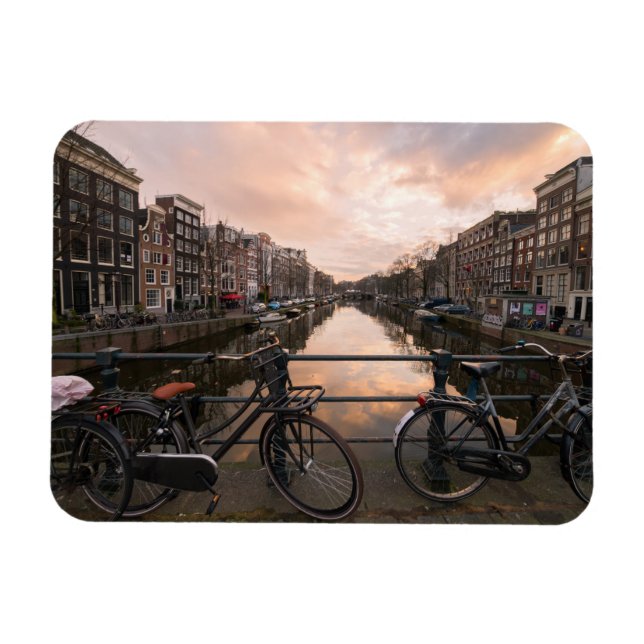 Fahrräder bei Sonnenuntergang in Amsterdam Magnet (Horizontal)