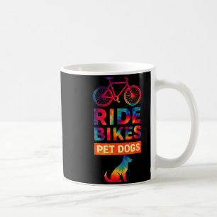 Fahrräder fahren Hunde streicheln Fahrrad Radfahre Kaffeetasse