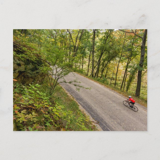 Fahrradfahren auf der Landstraße Postkarte (Vorderseite)