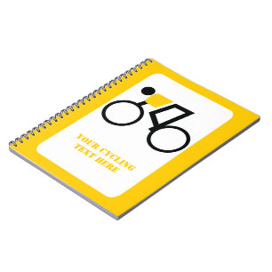 Fahrradfahrer fahren nach seinem Brauch Notizblock