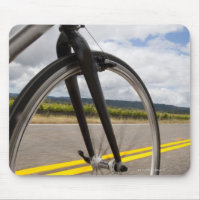Fahrradfahrer mit hoher Geschwindigkeit, POV