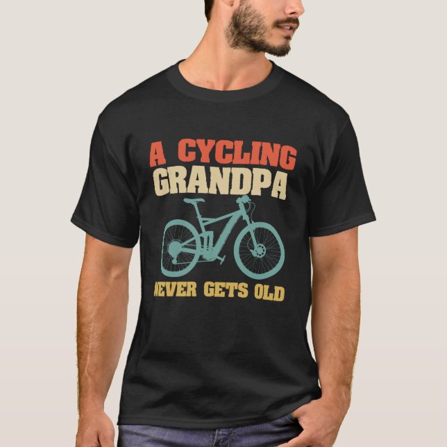 Fahrradfahrerin Opa bekommt nie alten Shirt-T - Sh T-Shirt (Vorderseite)