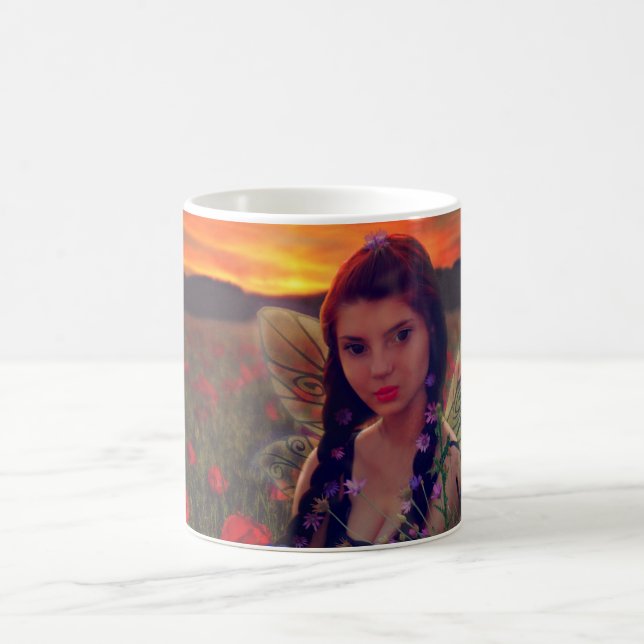 Fairy at Sunset in a field of poppies Fantasy Art Kaffeetasse (Mittel)